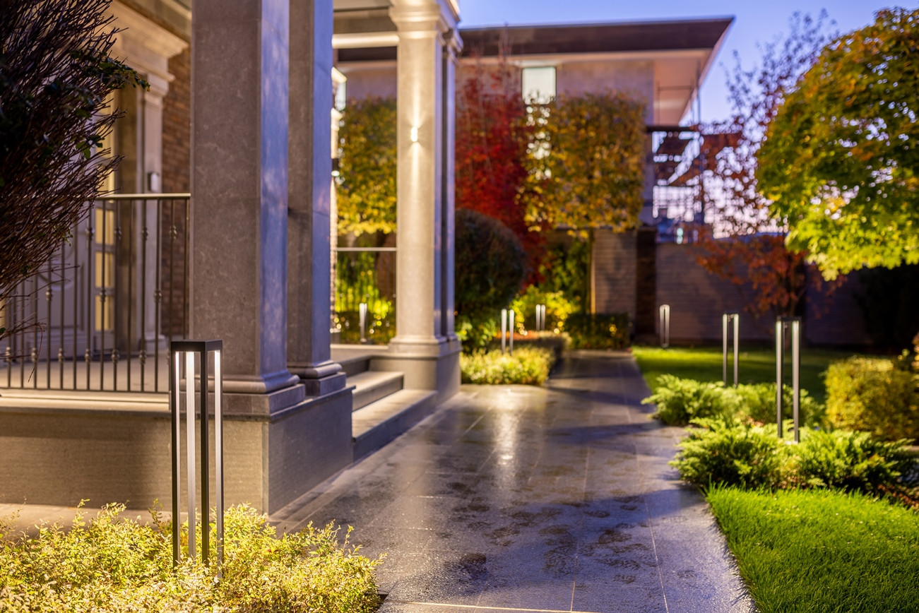 Освещение фасадов и участка д. Раздоры