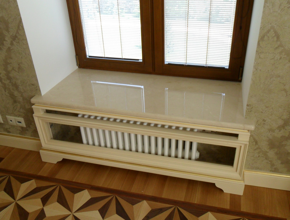 Лестница,подоконники, столешница из испанского мрамора Крема марфил.