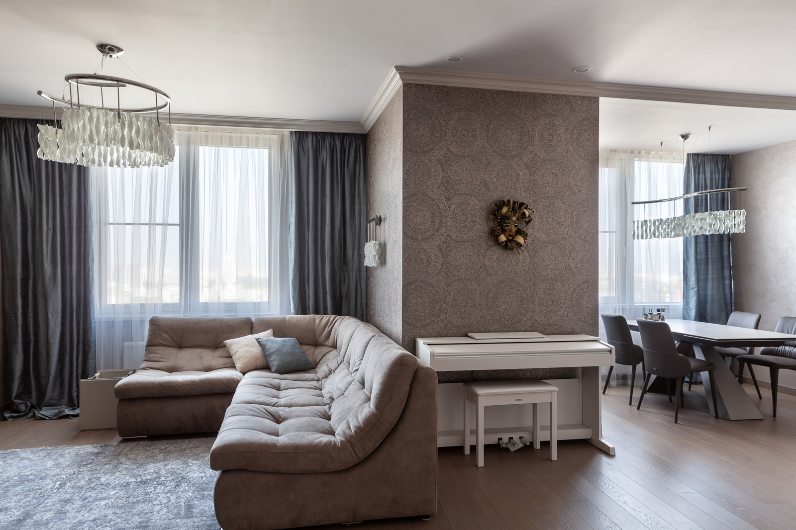 Студия. Гостиная и кухня на мосфильмовской