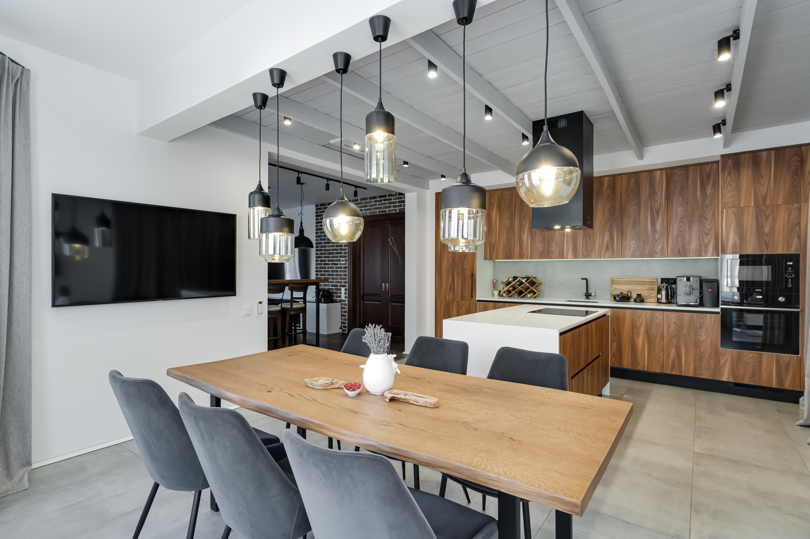 Минималистичная кухня с акцентом на натуральность!