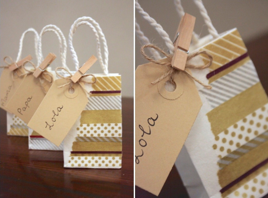 DIY: 4 способа сделать новогодние украшения из бумаги своими руками