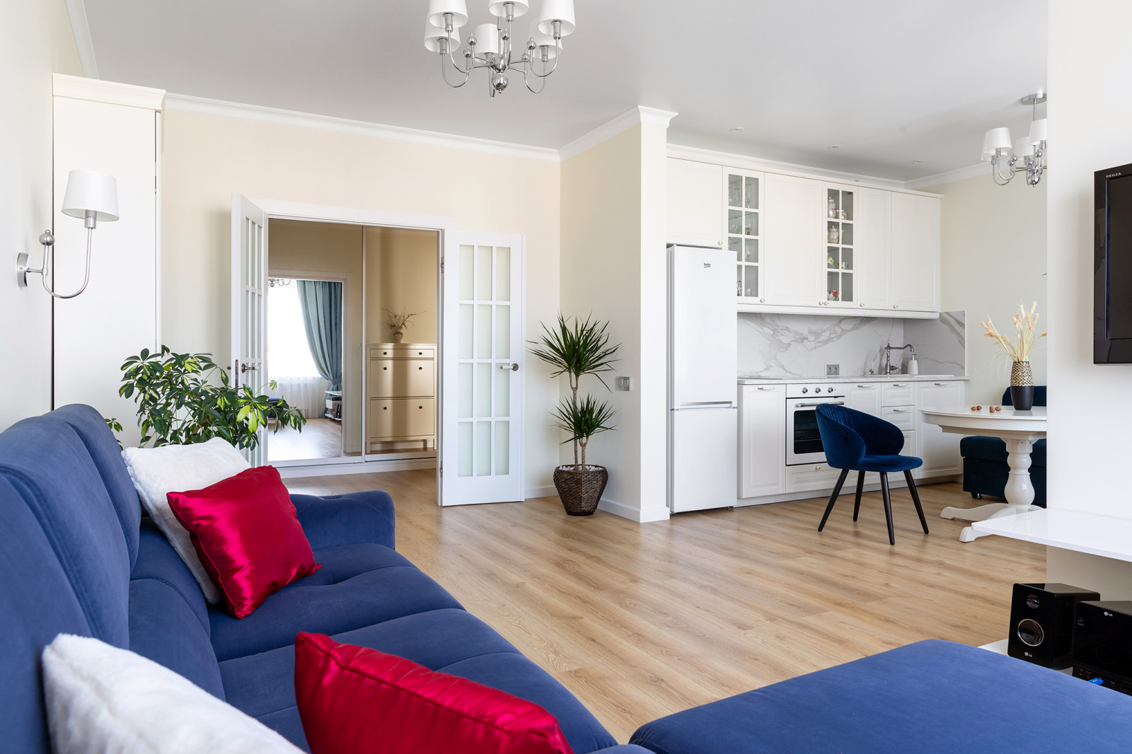 Квартира для родителей с натяжными потолками