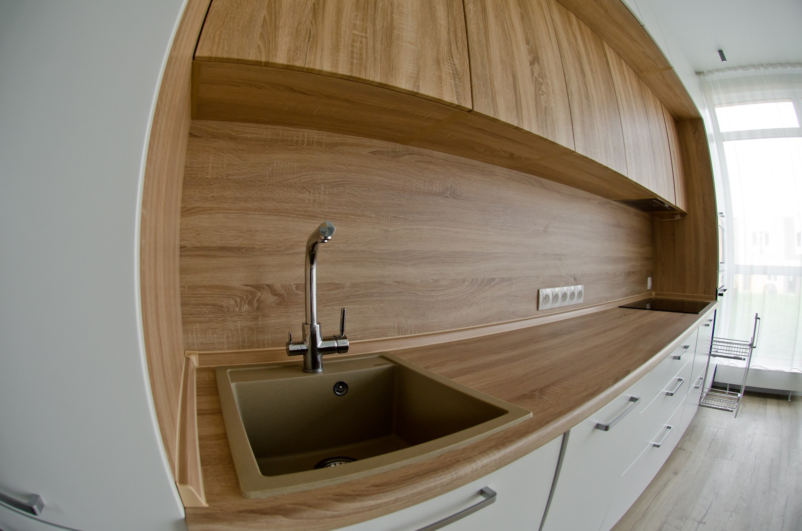 елая кухня в скандинавском стиле на проспекте Весеннем.