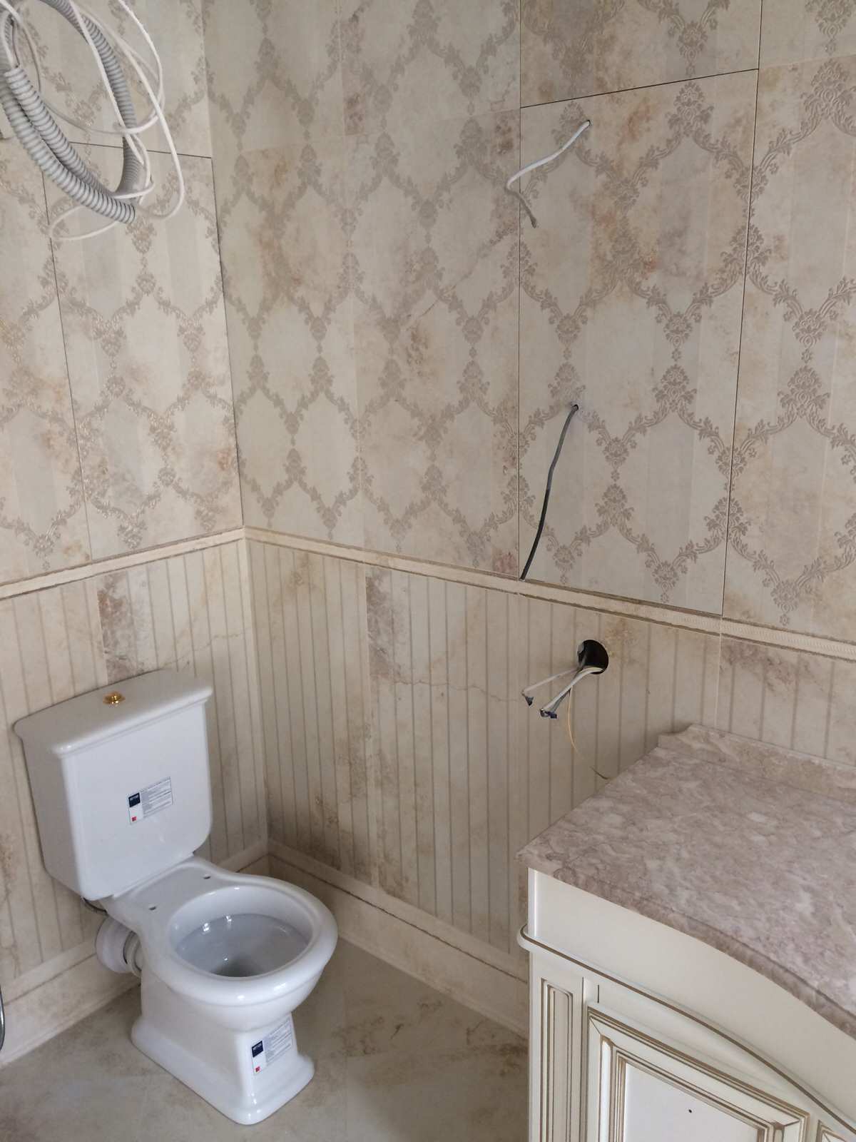 Обложка проекта: внутренняя отделка с элементами лепнины