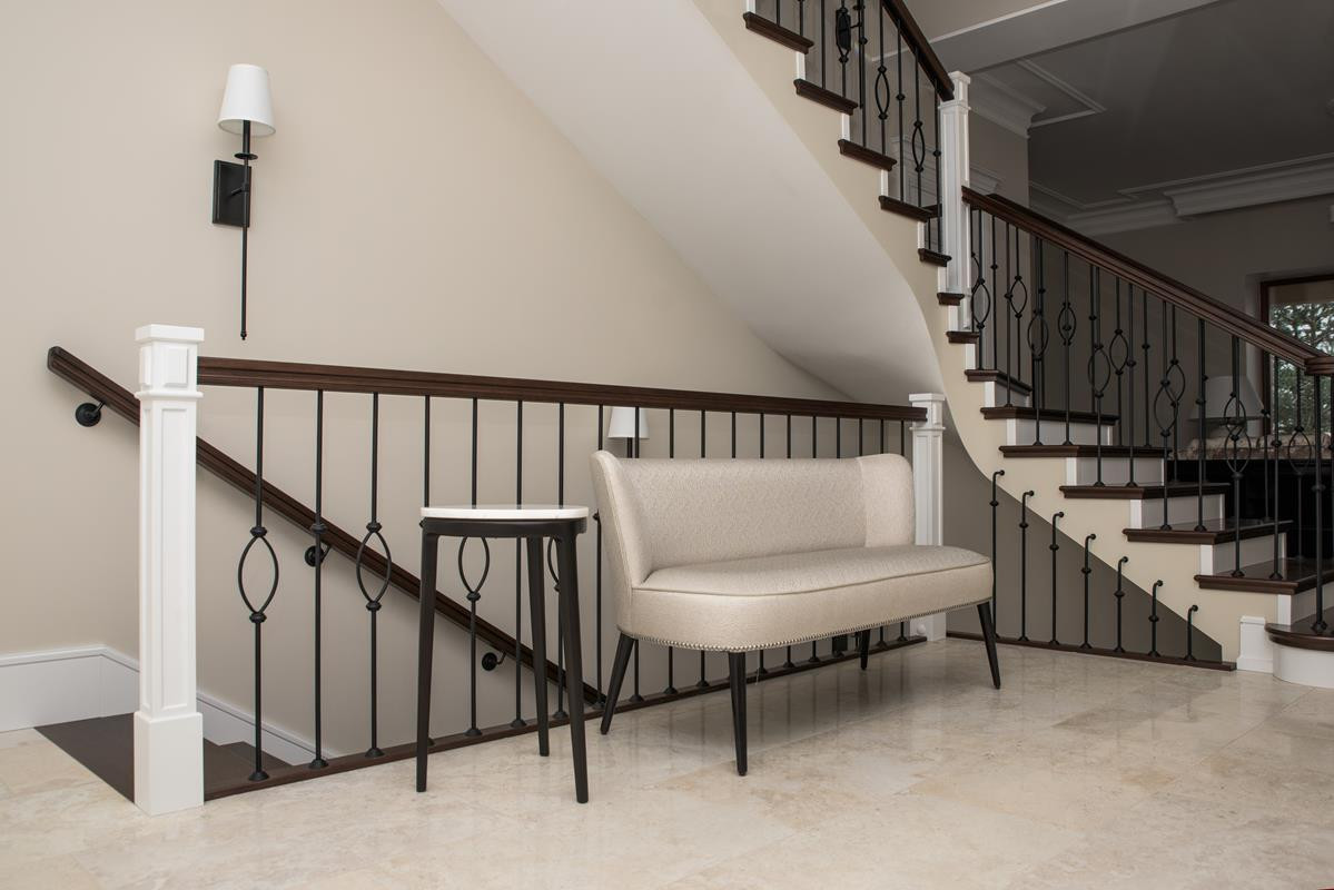 Столярные изделия в коттедж : лестницы, мебель, двери и тд.