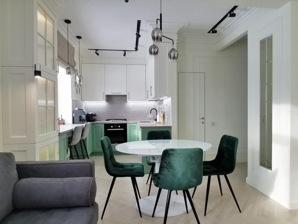 Реализованный проект кухни - гостиной площадью 18 м2.