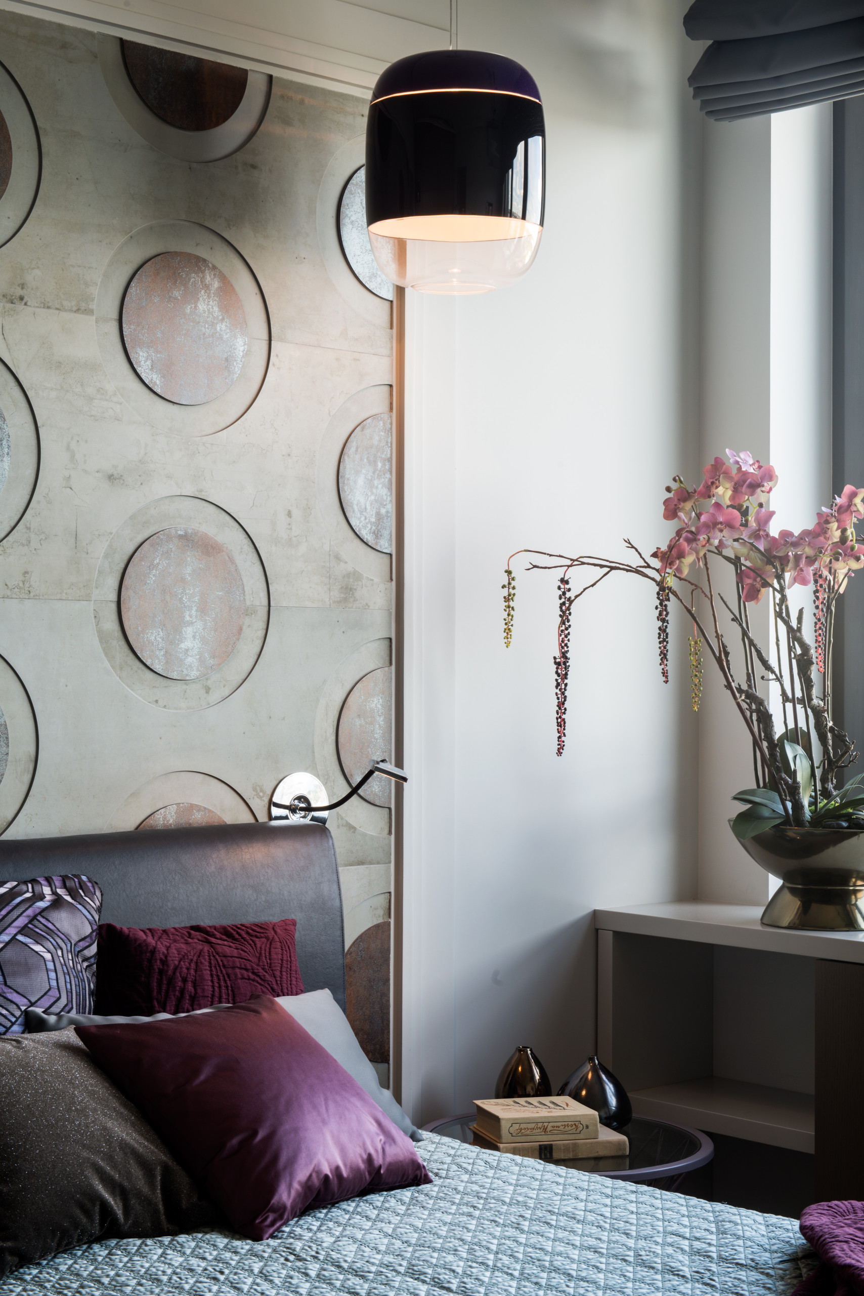 Houzz тур: Кашпо Родриго и керамогранит в спальне для молодой семьи