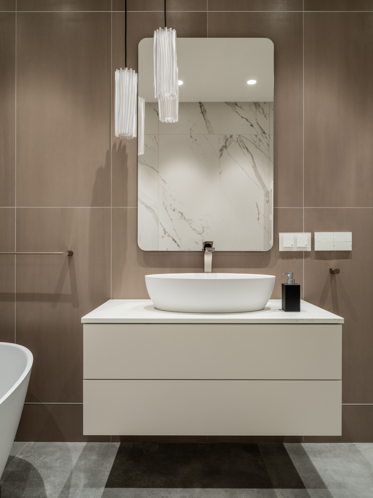 Семейная квартира в акварельных оттенках света и тени