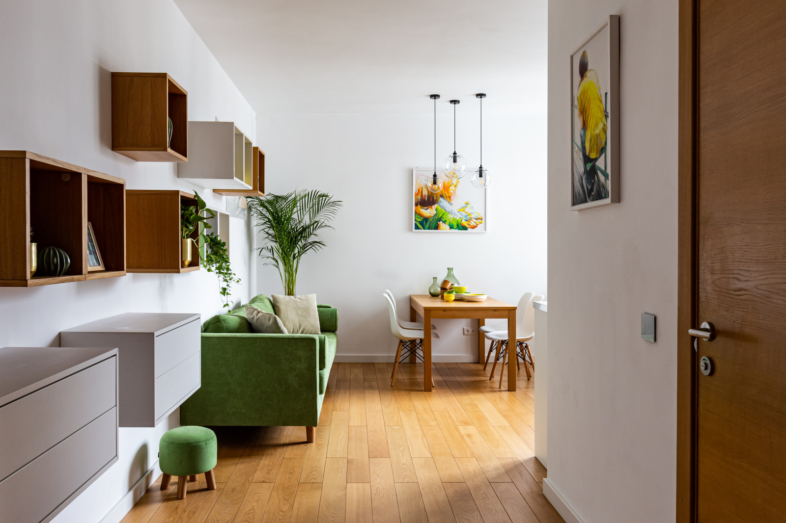 Светлая яркая квартира