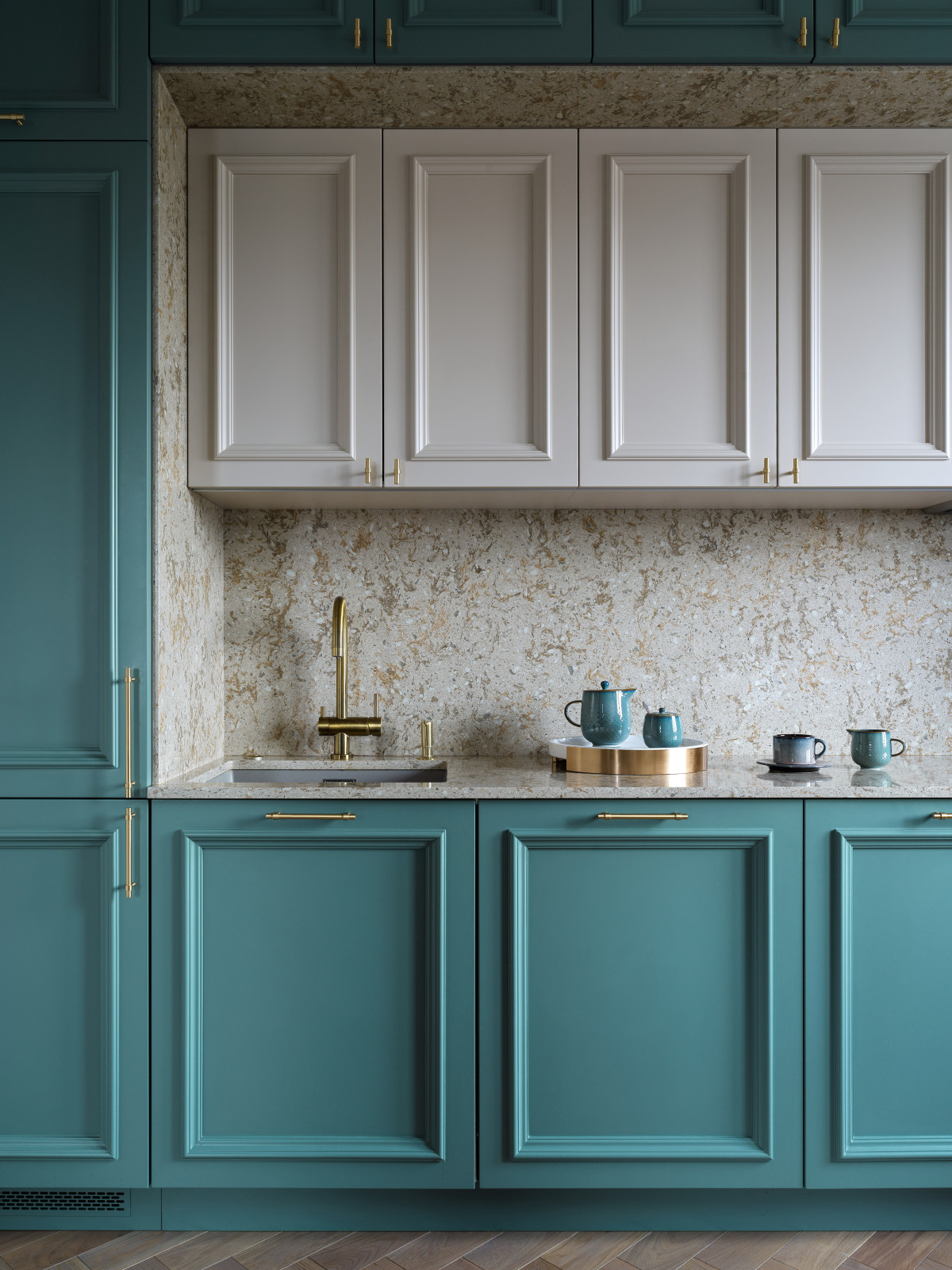 Яркая квартира с классическими элементами