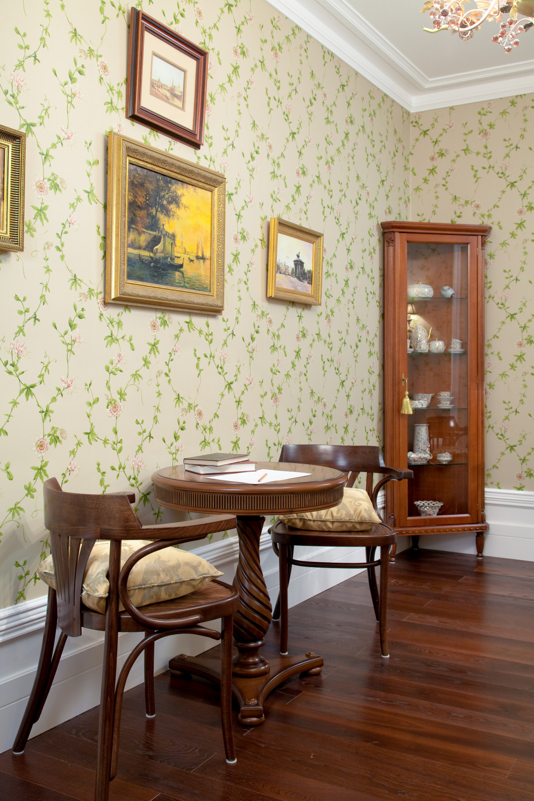 Английская классика со светлой кухней