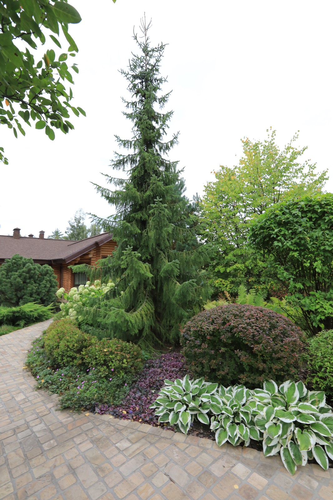 Сказочный мир в предместье Орла