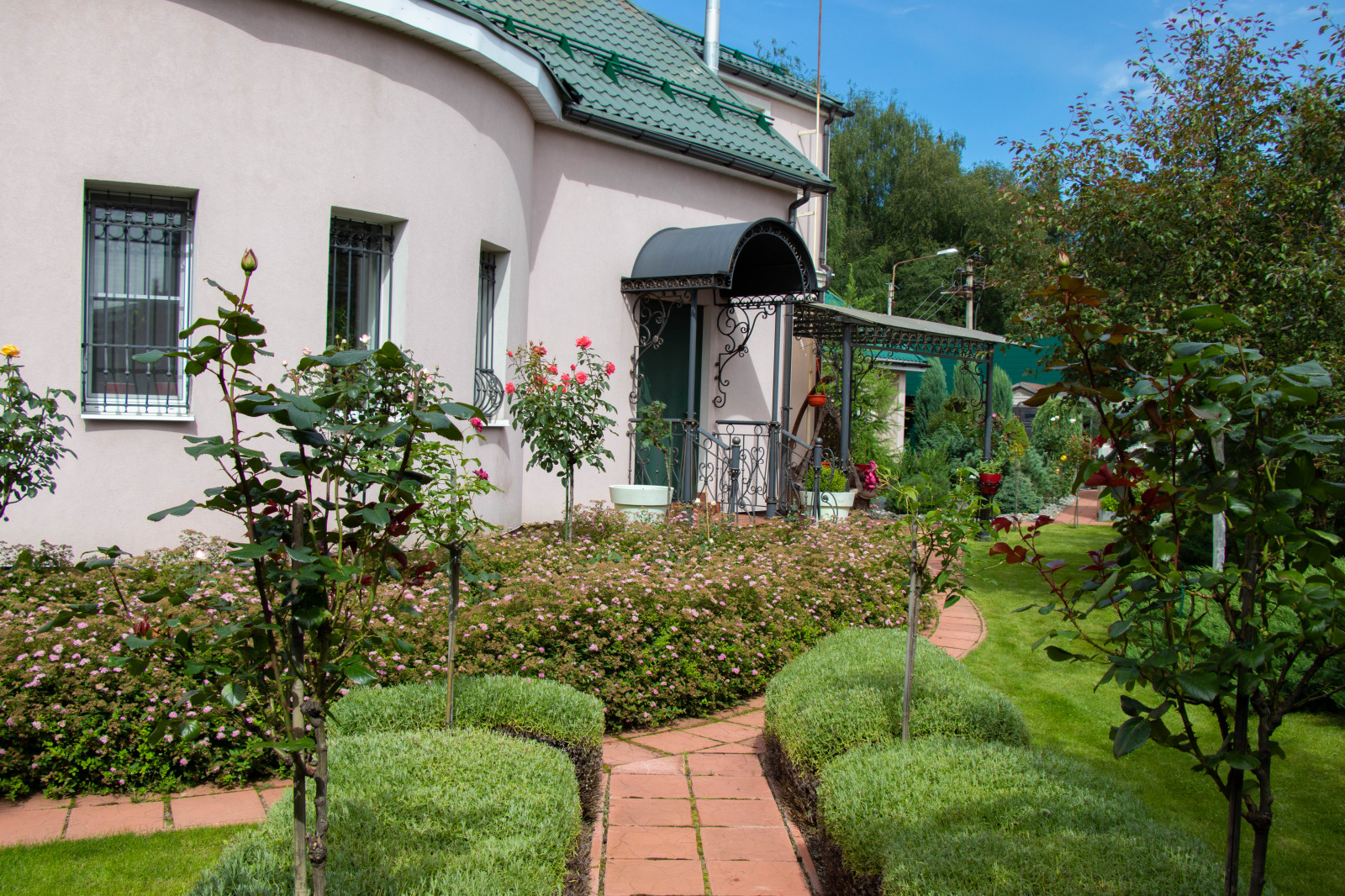 Французский садик в поселке Рыбаки Дмитровское шоссе