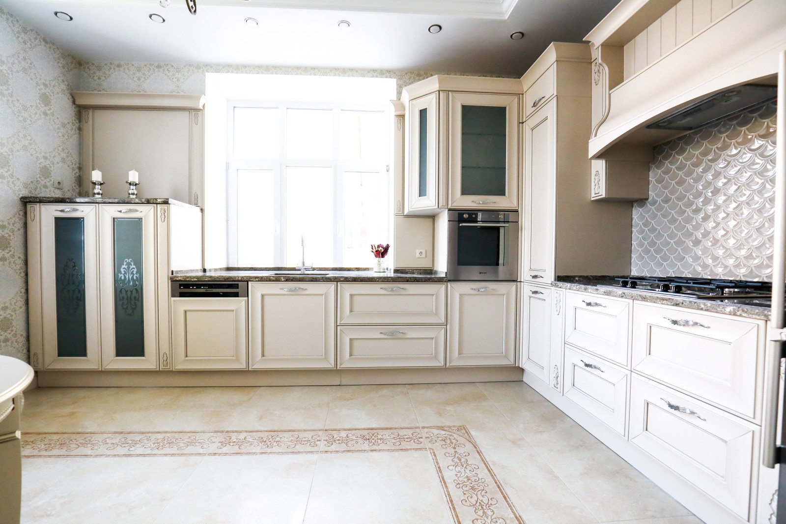 Обложка проекта: Дворцовая роскошь или мягкость прованса?