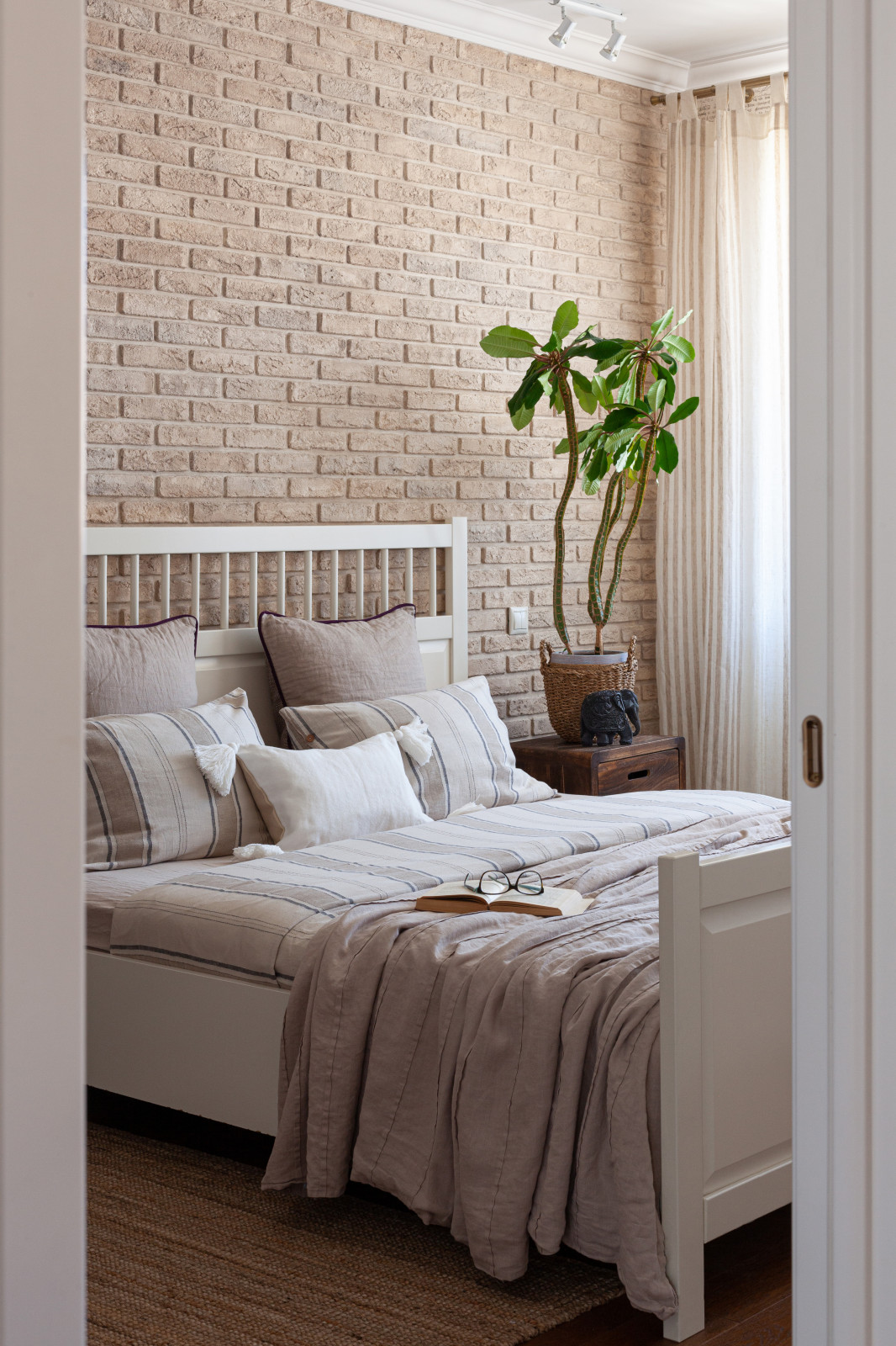 Обложка проекта: Квартира со слонами.