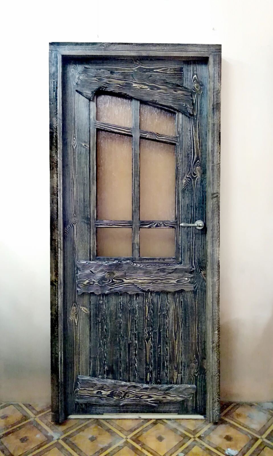 Обложка проекта: Двери состаренные