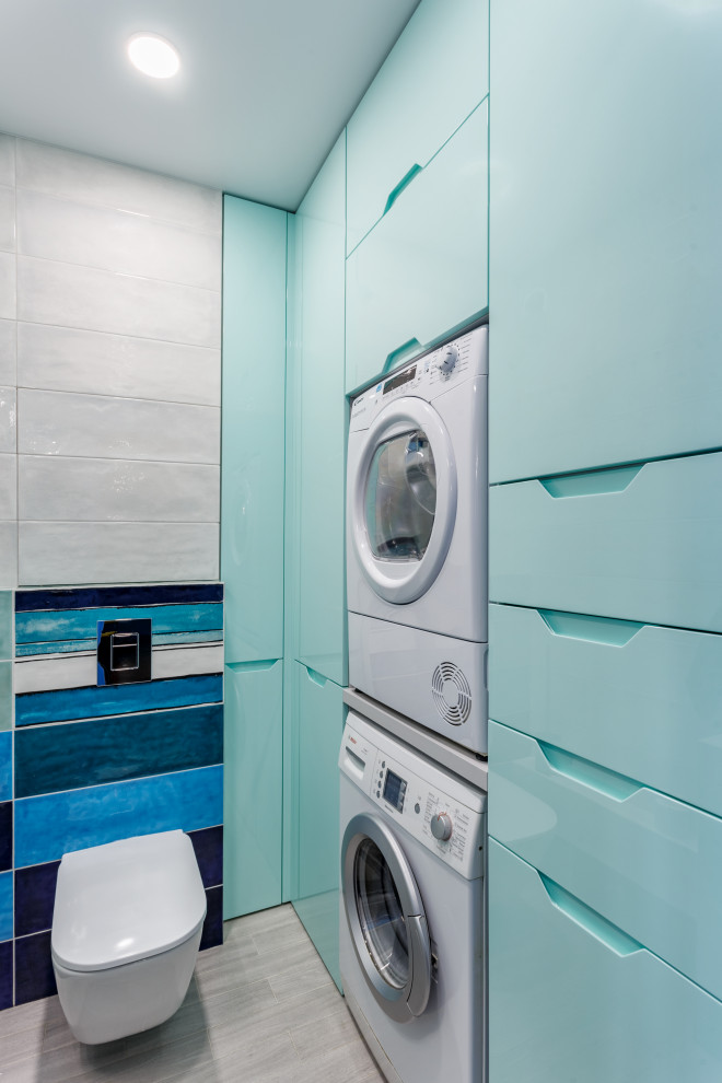 Современная ванная комната с душевой