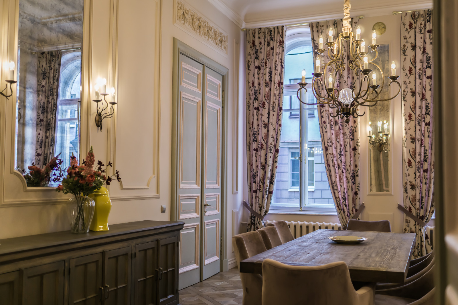 CHATEAU DE LA PETROGRADKA