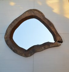 Обложка проекта: зеркало в дубовой раме