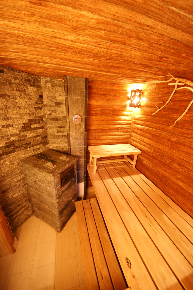 Русская баня с отделкой "Липой с лыком".