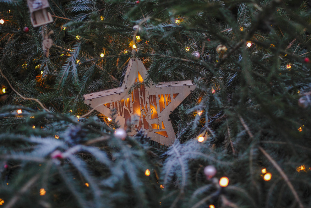 Новый год стучится в дверь