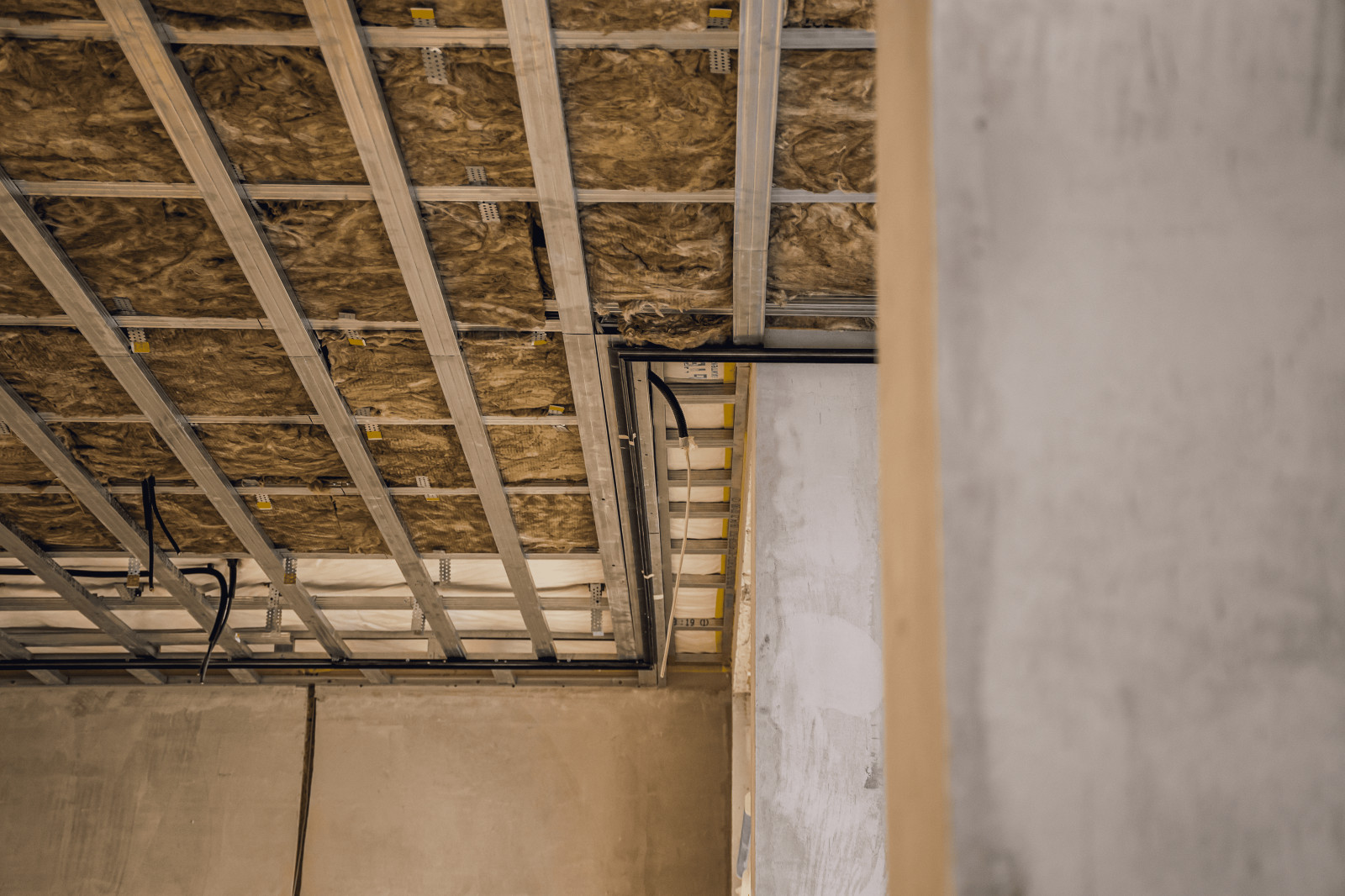 Обложка проекта: ЖК Династия - ГКЛ потолки, Теневой профиль, Звукоизоляция