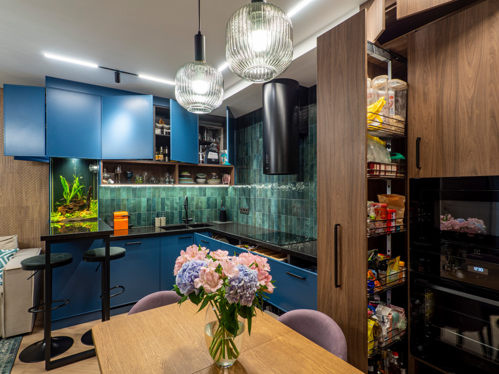 Кухня в современном стиле со встроенным аквариумом