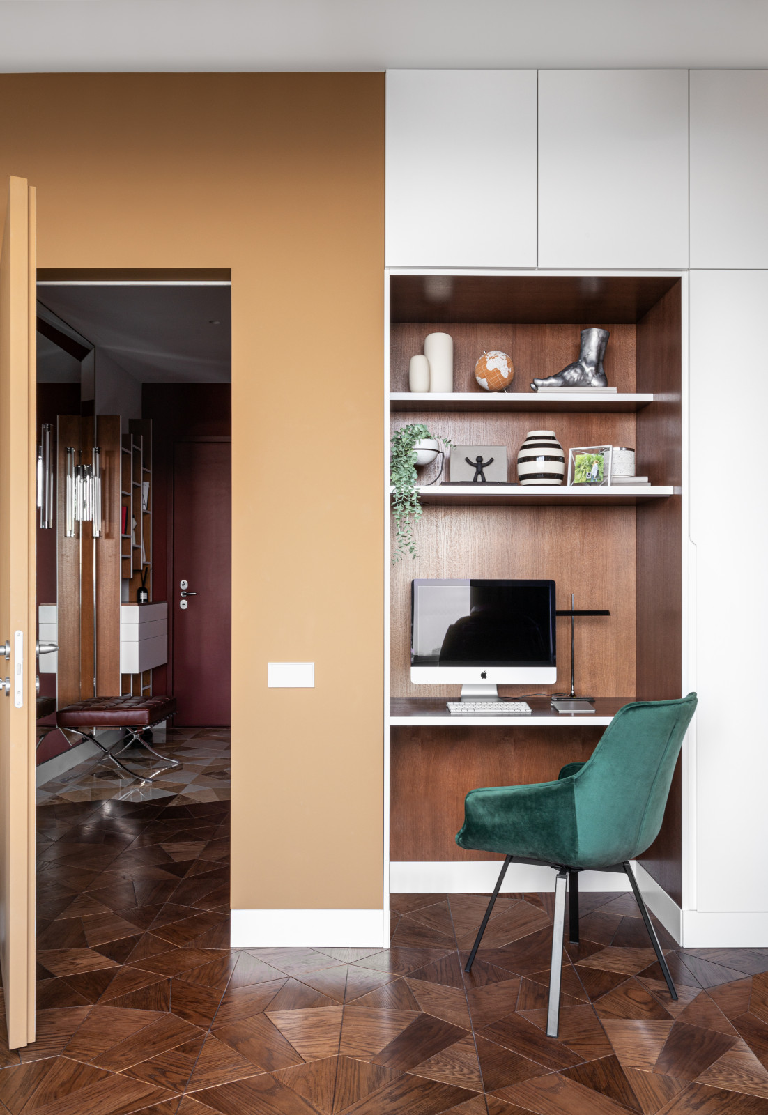 Houzz тур: Интерьер с концепцией Red go, где важен красный цвет