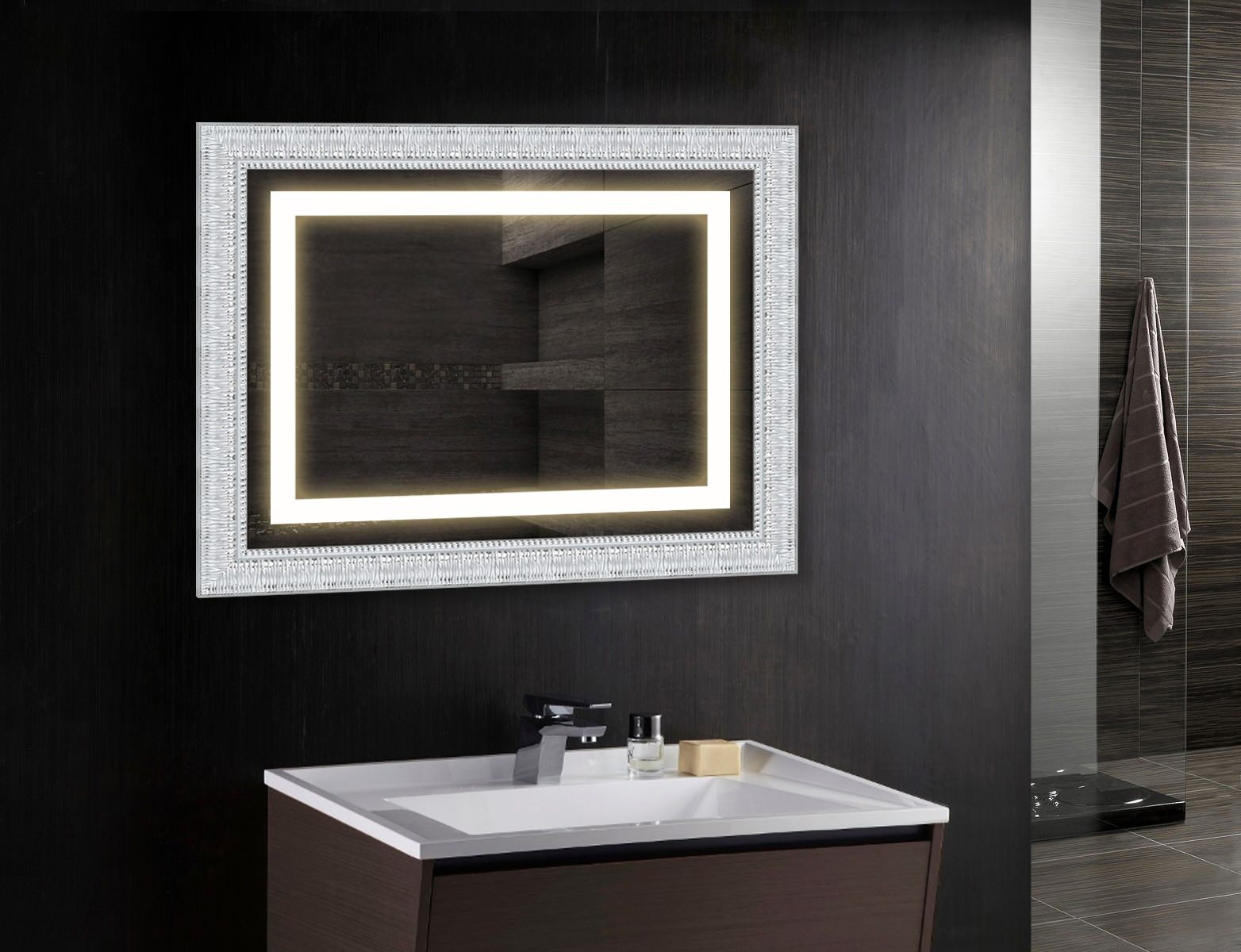 Зеркала с подсветкой в раме