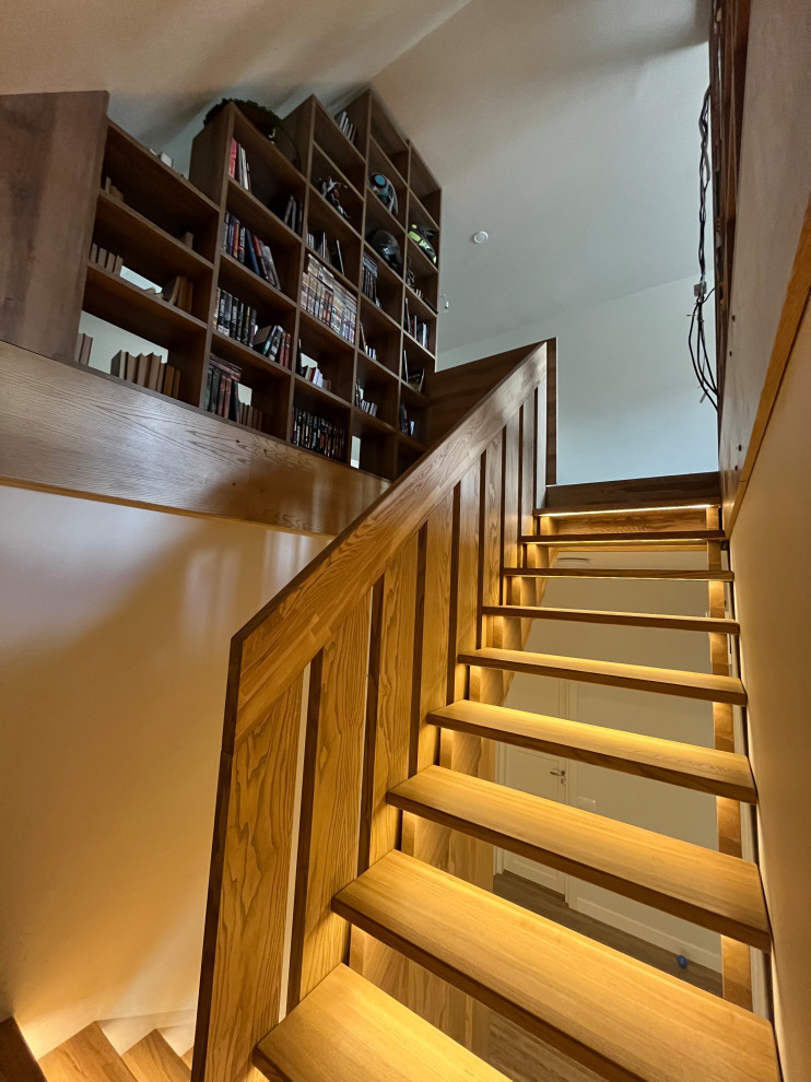 Лестница в КП "Династия"