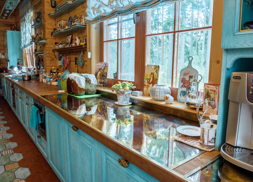 Примеры исполнения кухонь из массива