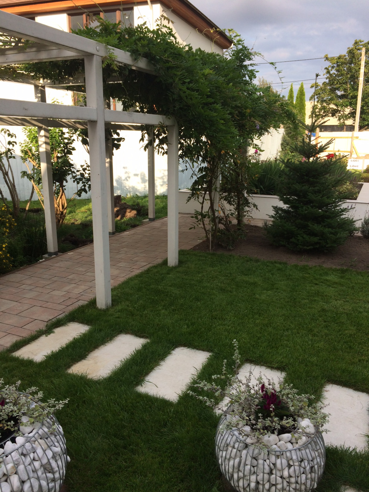 Современный сад для семьи