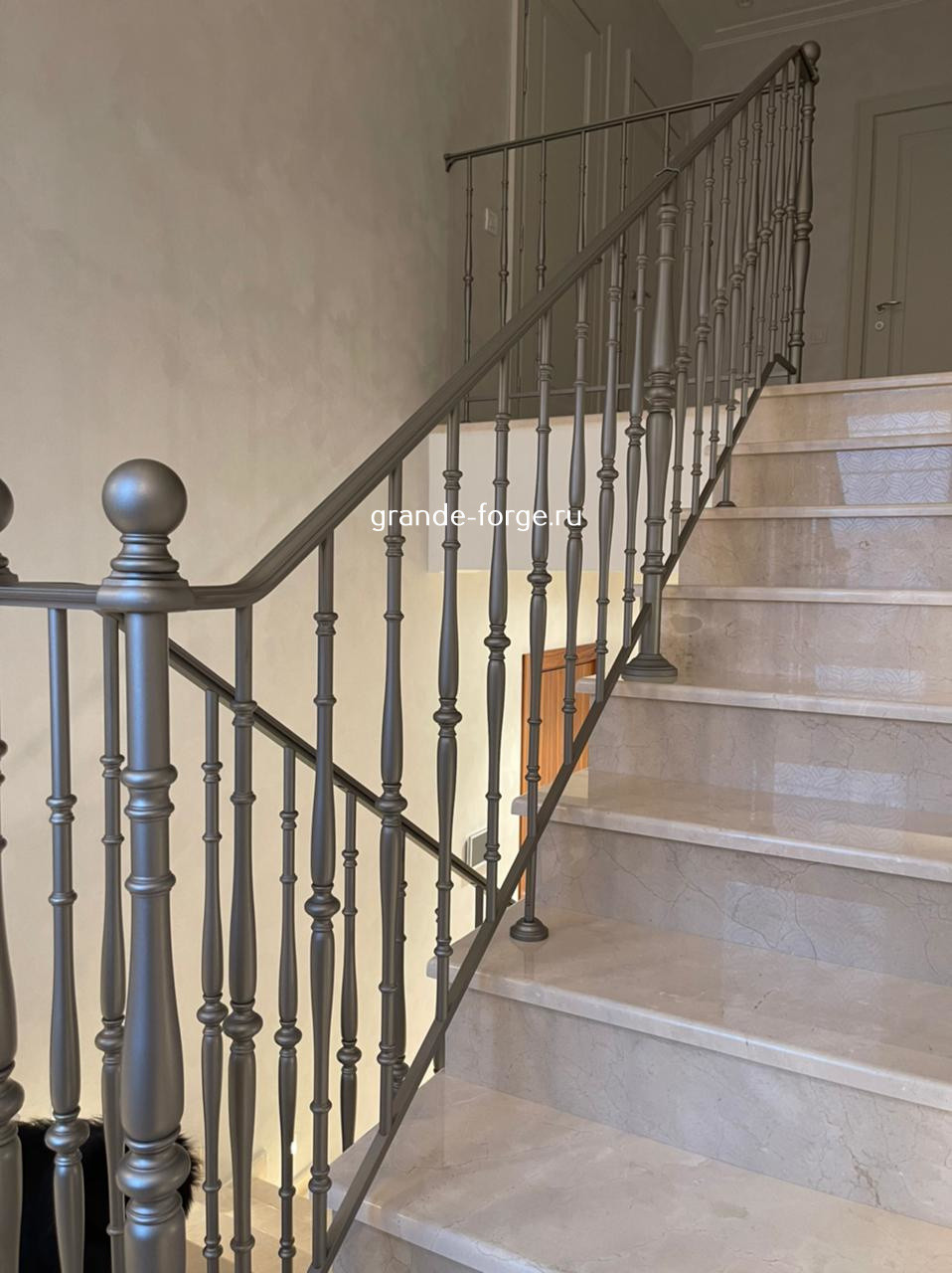 Лестница, стальное ограждение, фабрика Grande forge(Франция), коллекция "Рондо"