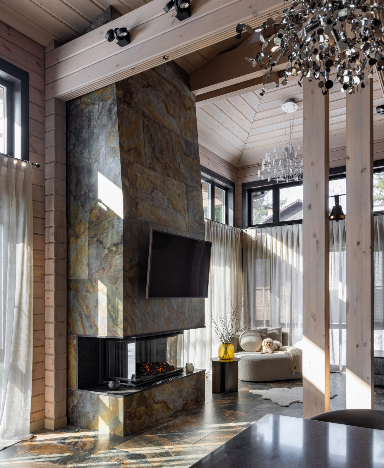 Загородный дом в стиле шале.