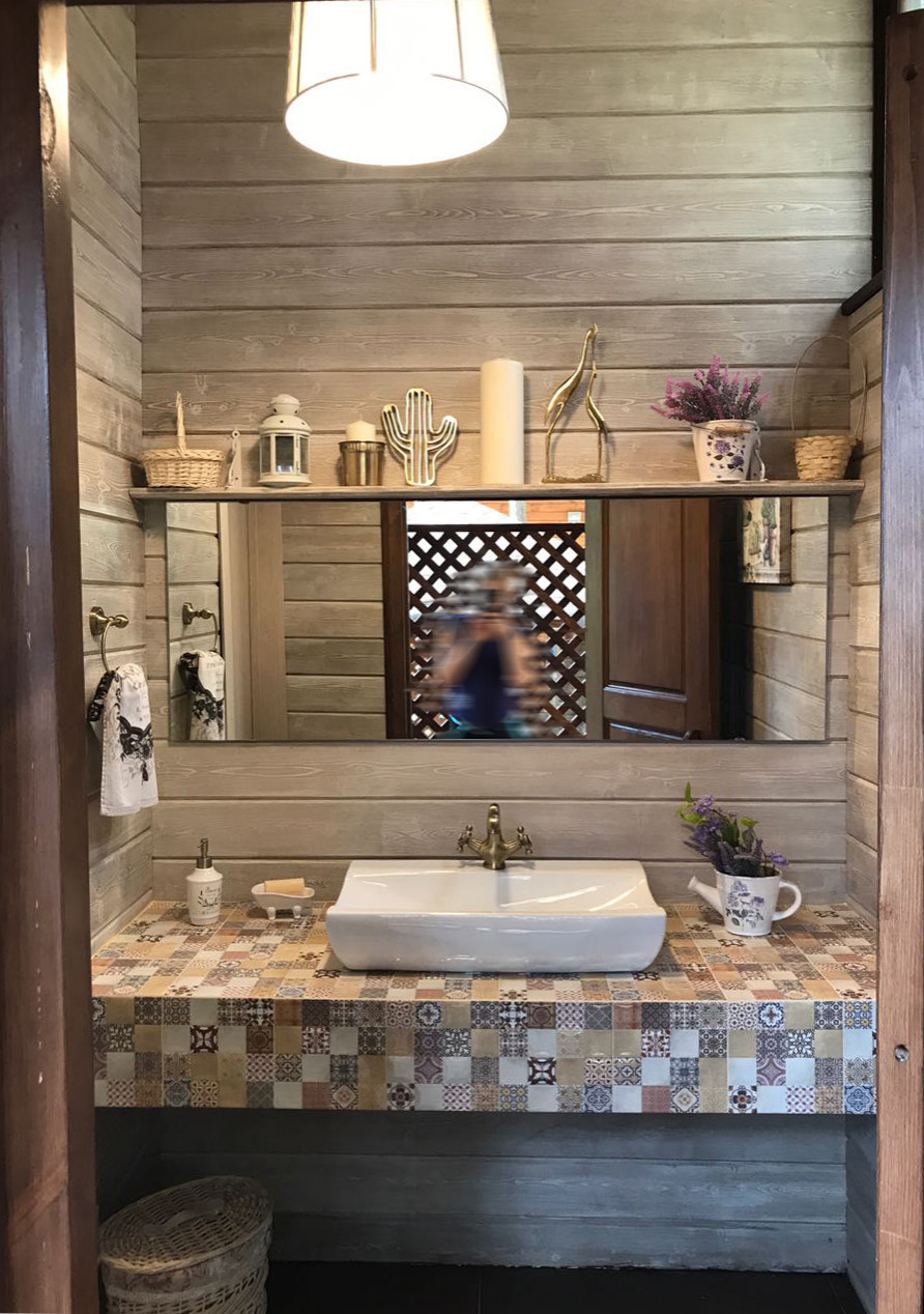 Интерьер бани в стиле кантри