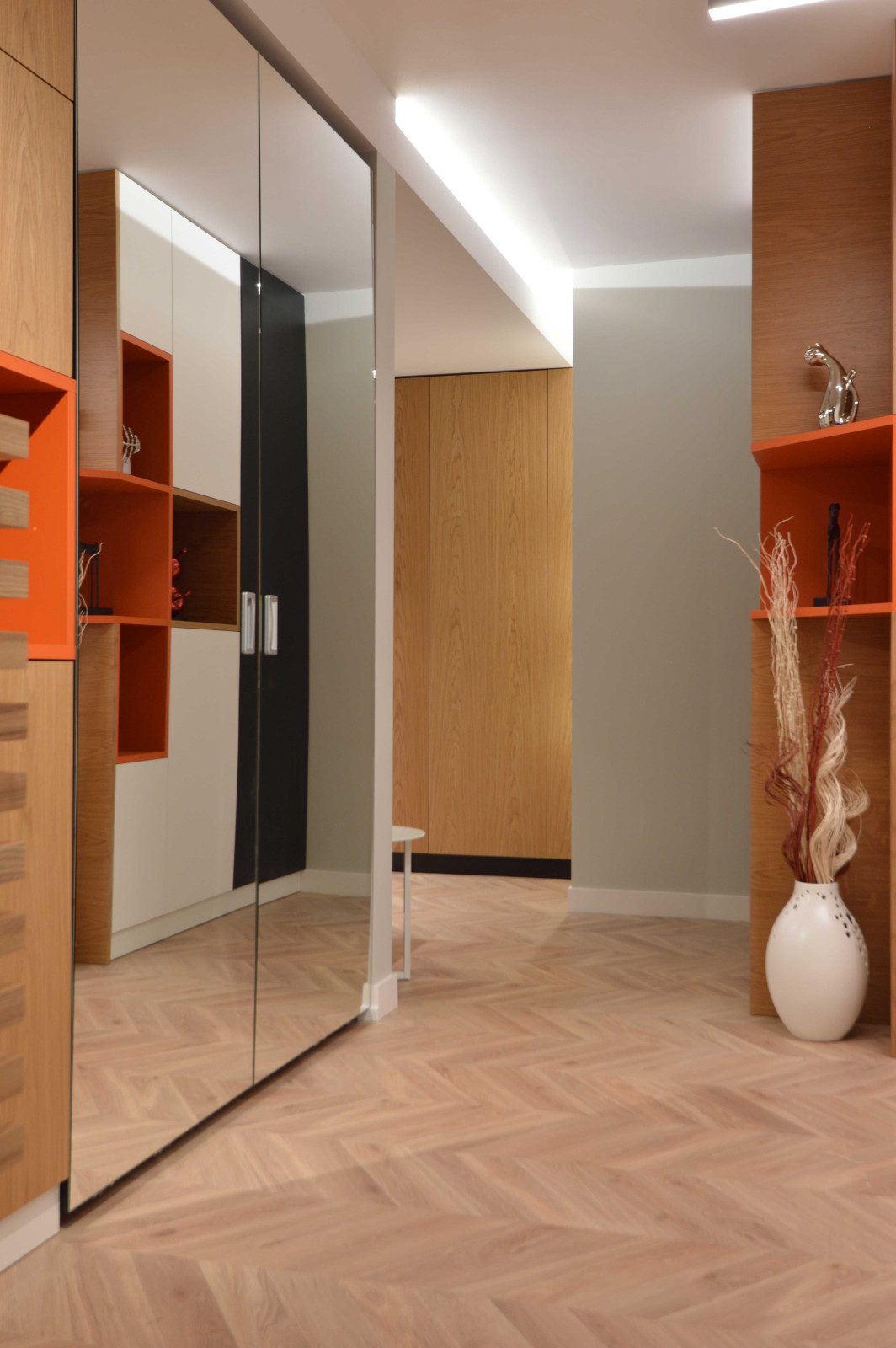 Обложка проекта: Реализованный дизайн-проект интерьера