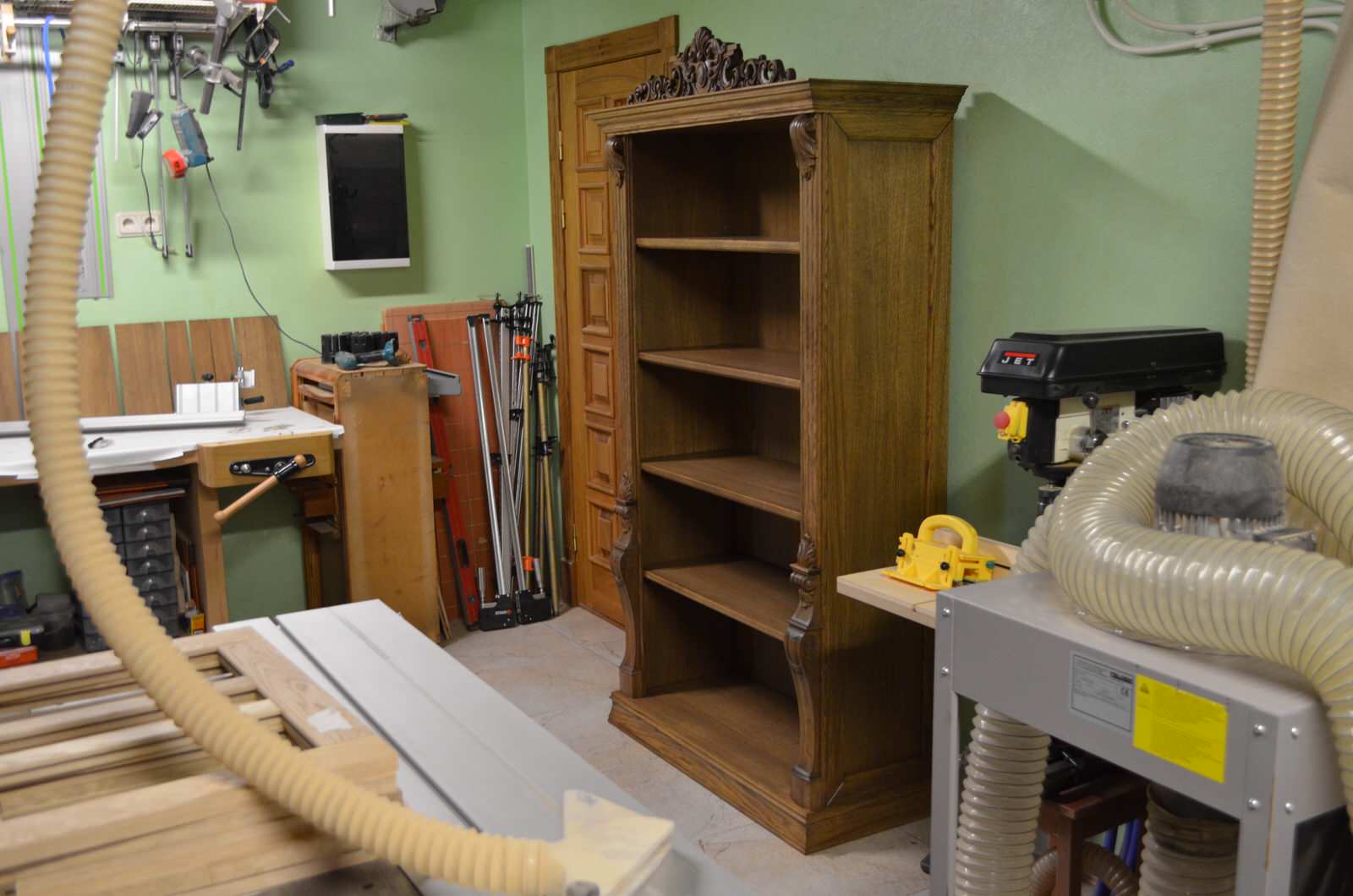 Обложка проекта: Книжный шкаф