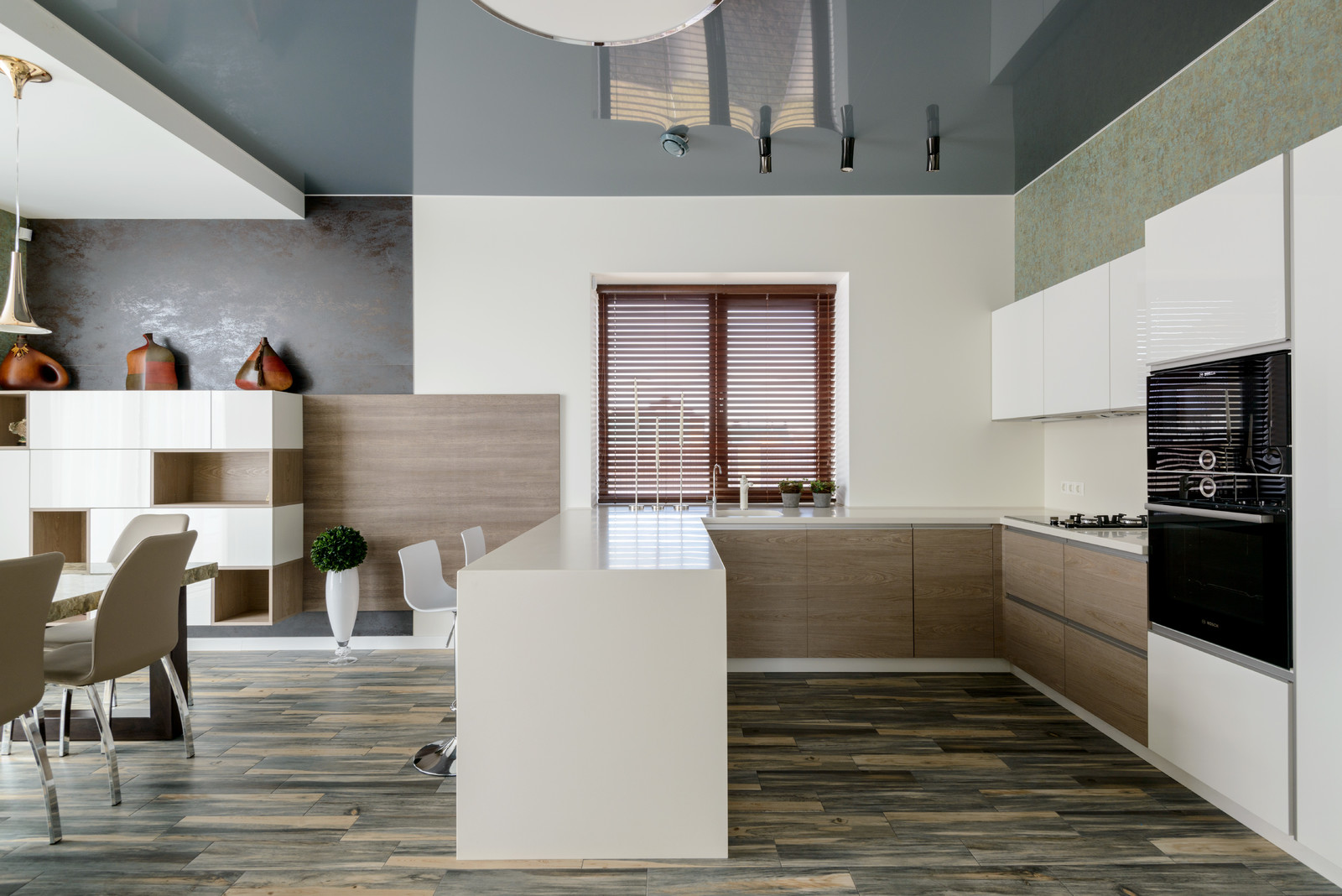 Дом с зайцем