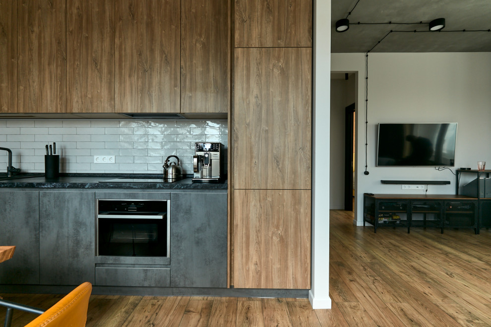 Houzz тур: Первая квартира для поклонника экстрима и фотографии