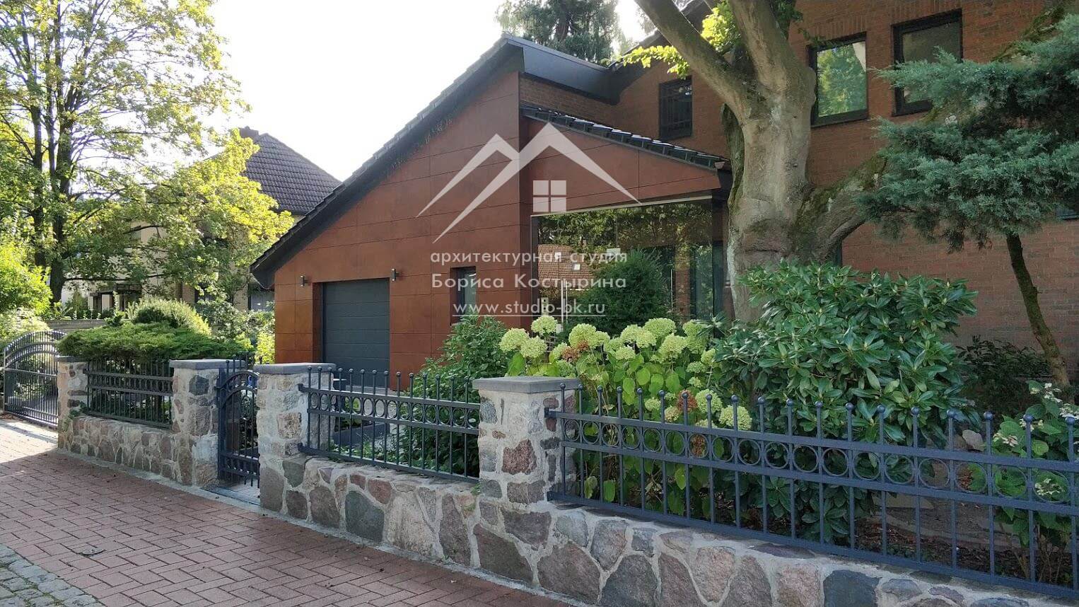 Фото реализованного проекта по реконструкции фасадов жилого дома в Германии