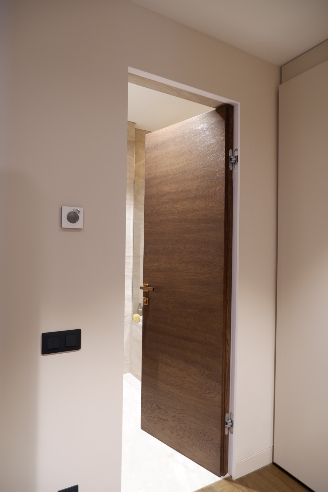 Двери Dorian в минималистичном проекте ЖК Soho + Noho @sohoplusnoho