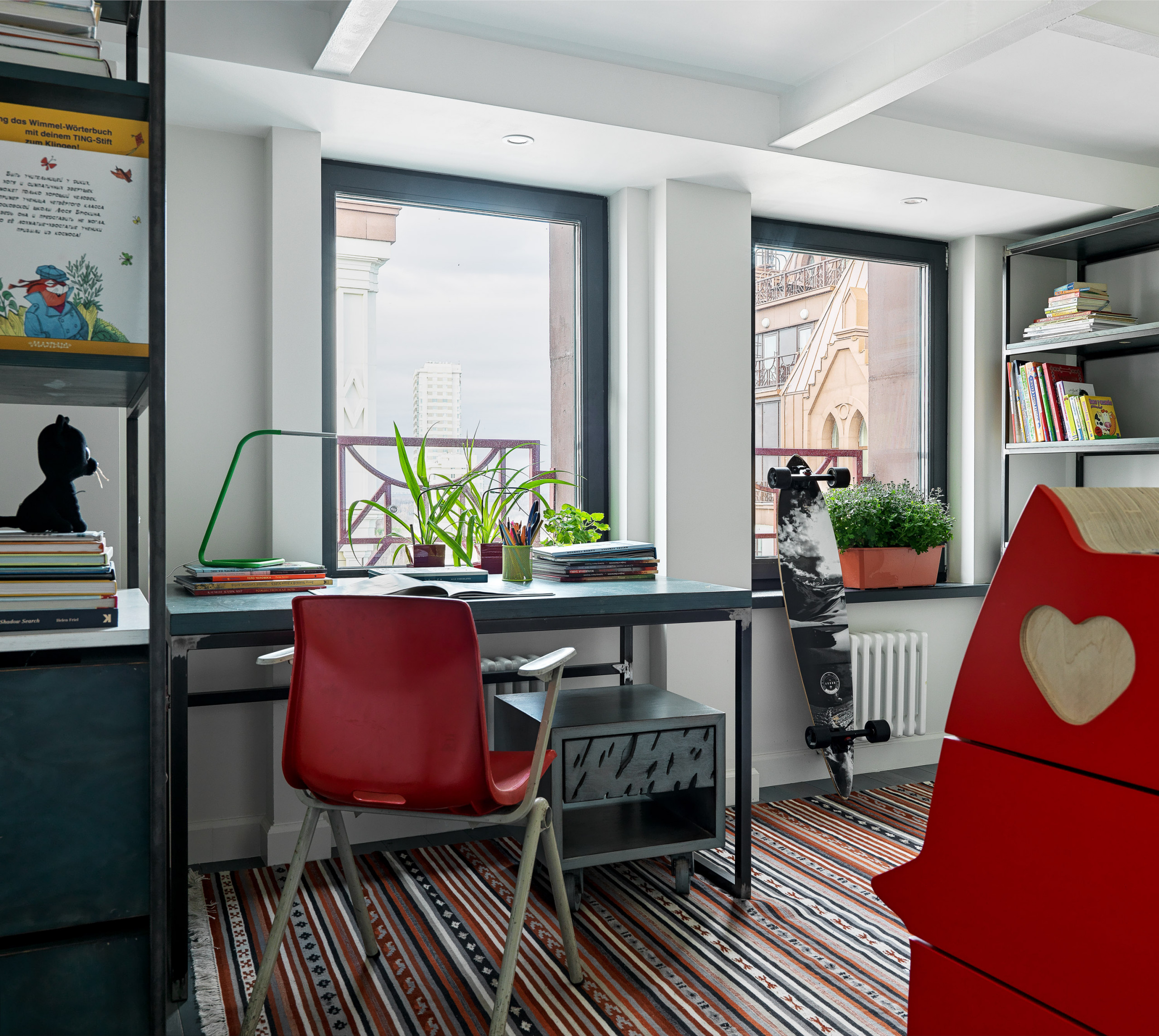 Houzz тур: Квартира с готическими окнами