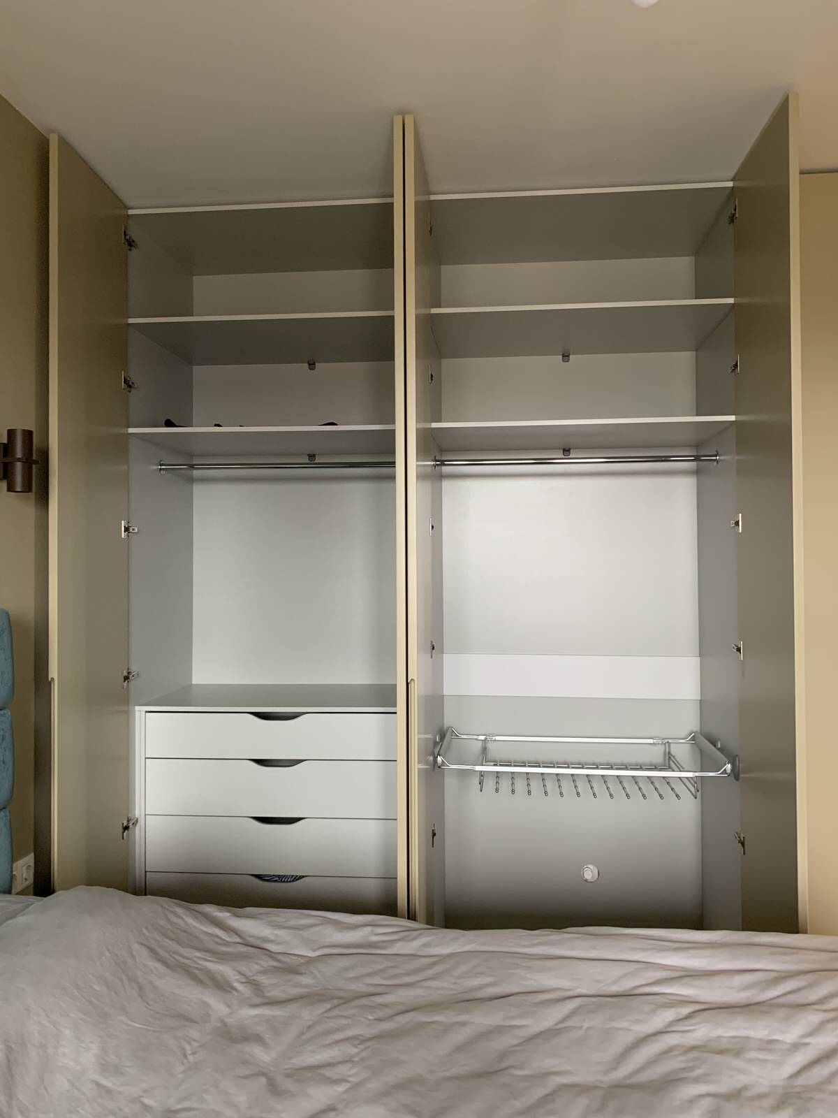 Гардеробный шкаф.