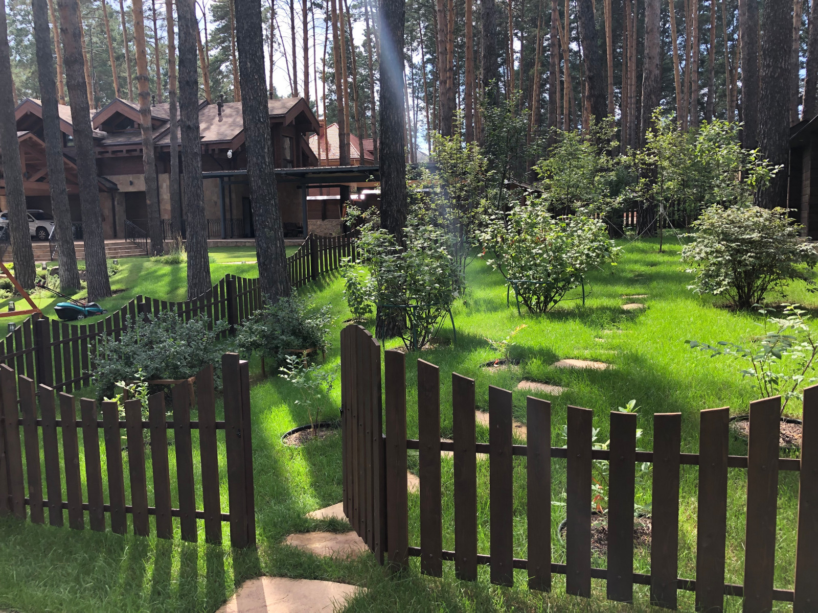 Просторный сад