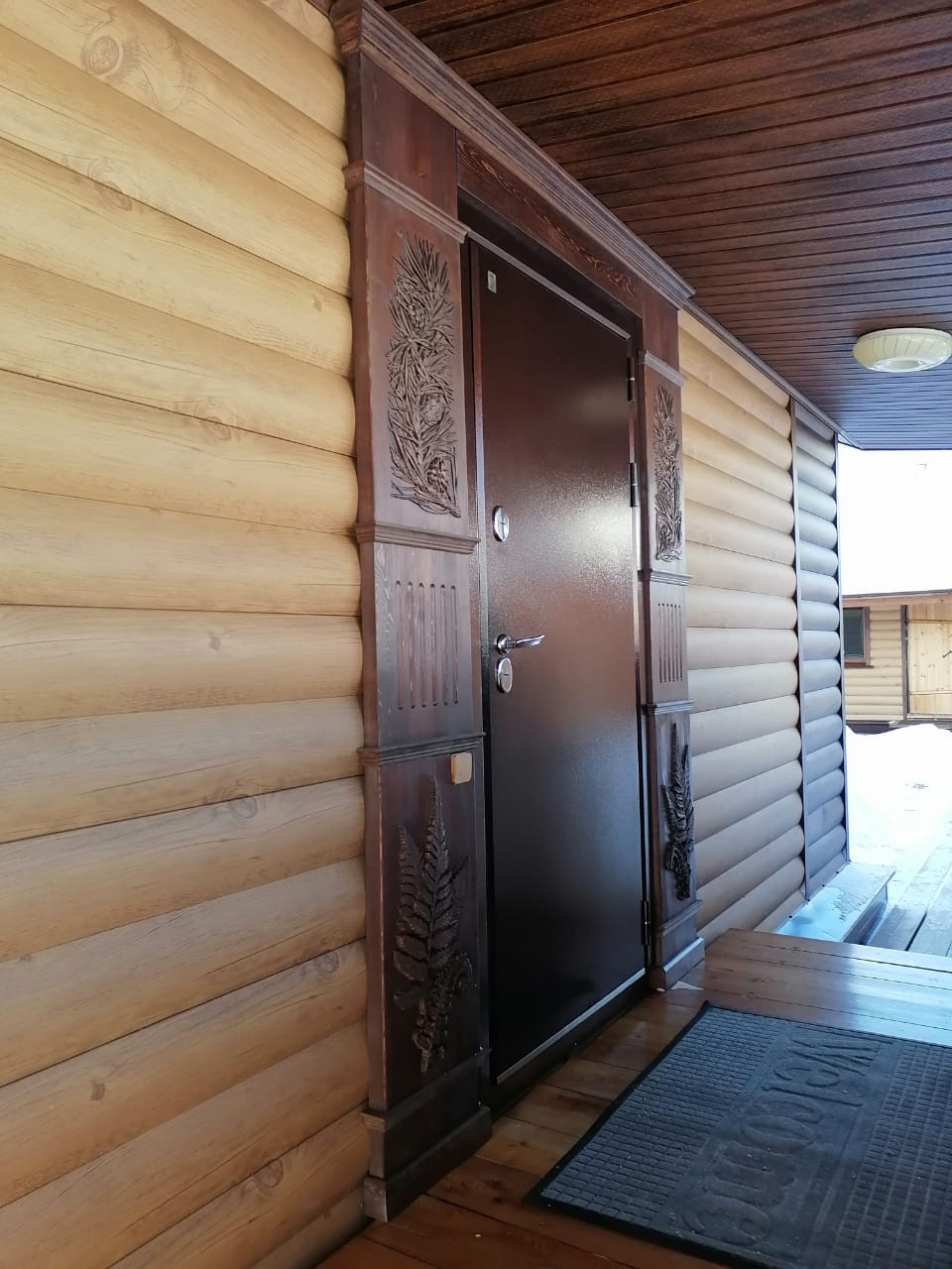 Оформление экстерьера дома охотника