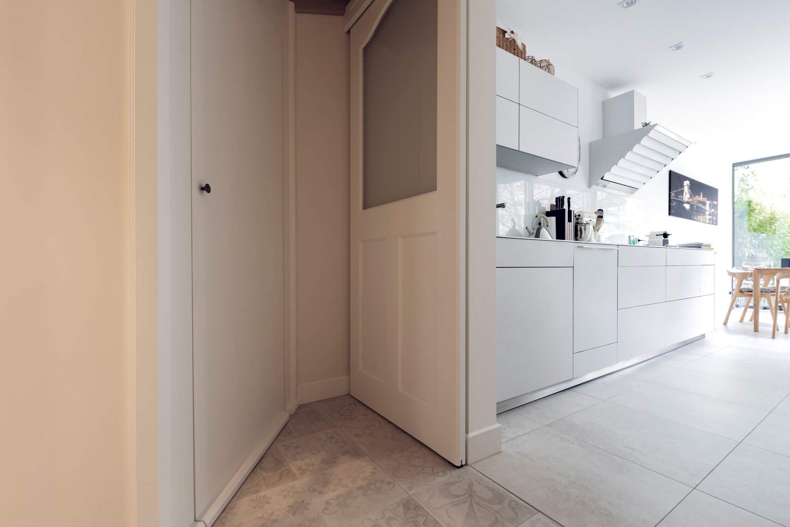 межкомнатные двери в белом цвете