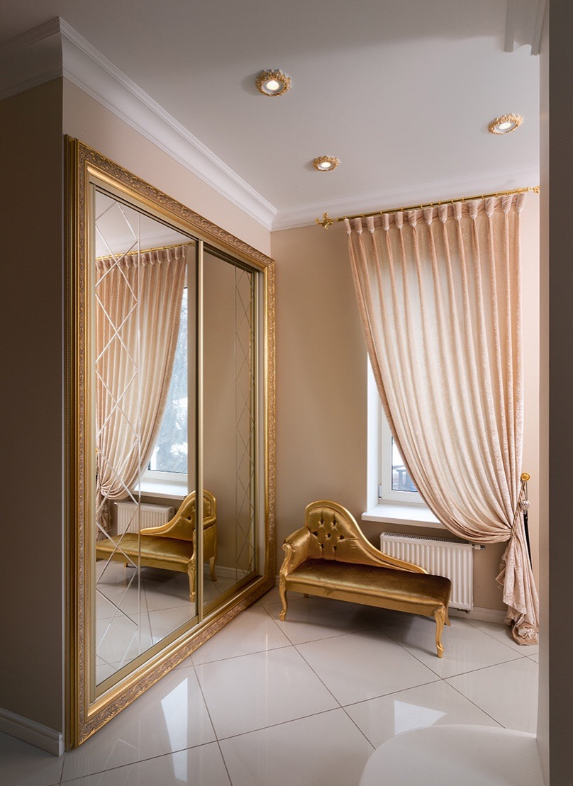 В Золотой оправе