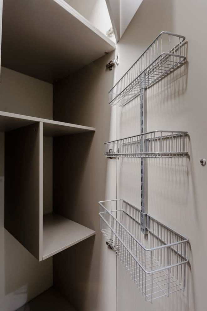 Шкаф в постирочную для стиральной и сушильной машин