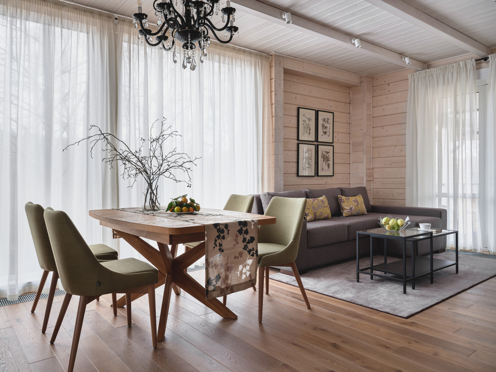 Загородный деревянный дом