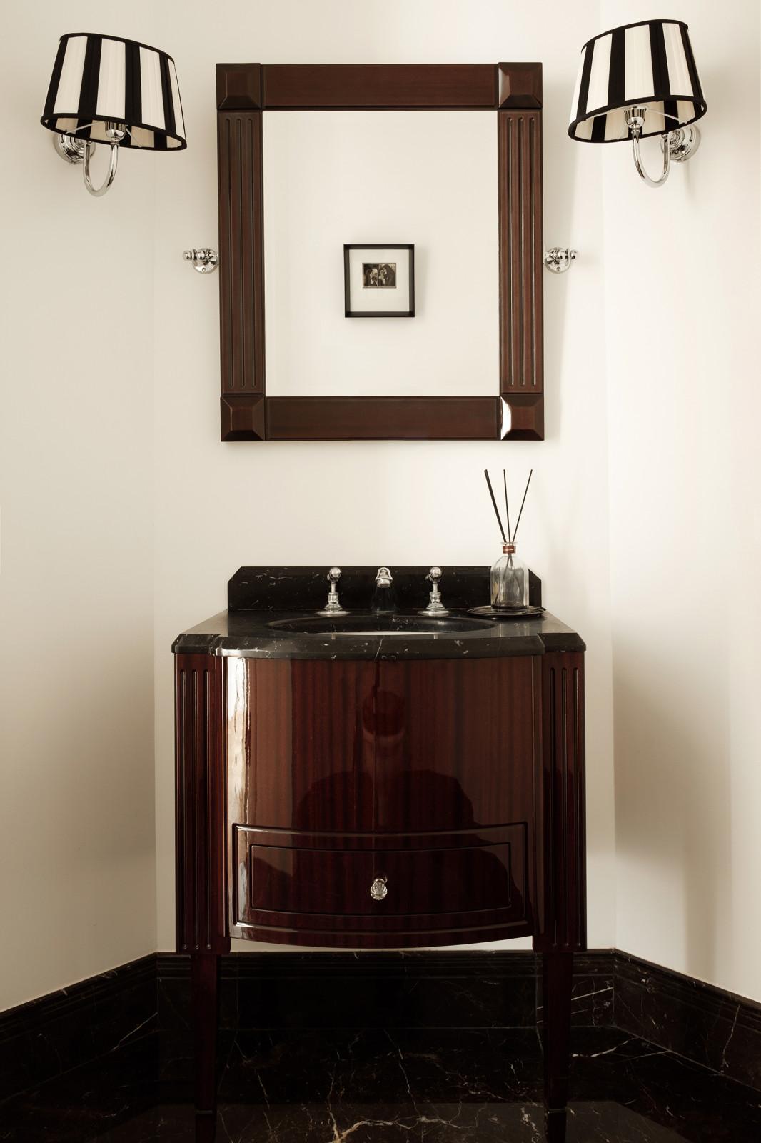 Обложка проекта: Дом с винтажными предметами